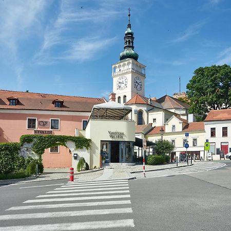 Vivaldi Apartments Mikulov Eksteriør billede