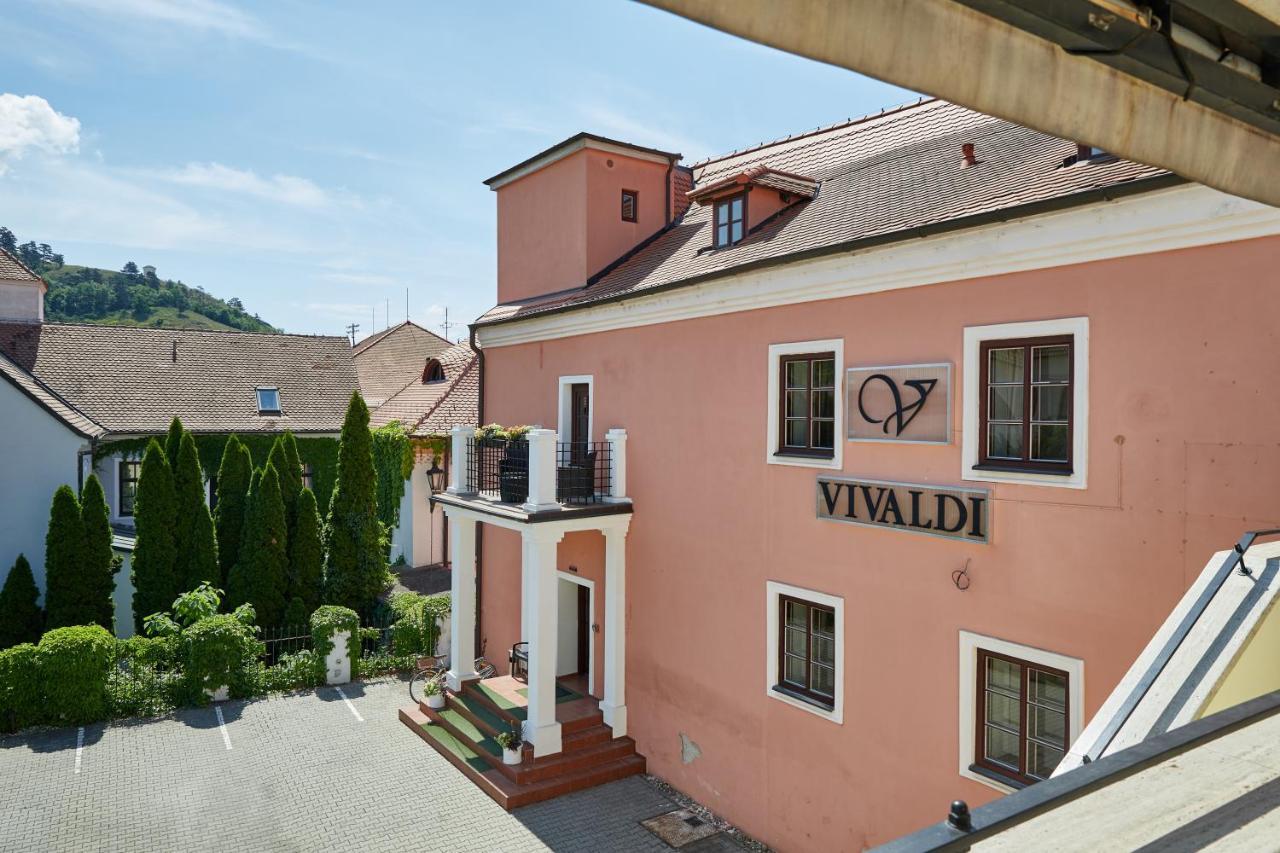 Vivaldi Apartments Mikulov Eksteriør billede